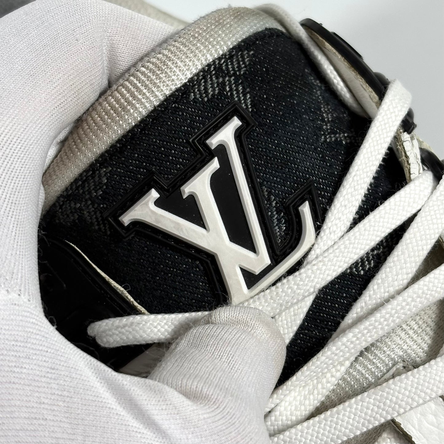 Louis Vuitton Trainer bianche e nere 42,5