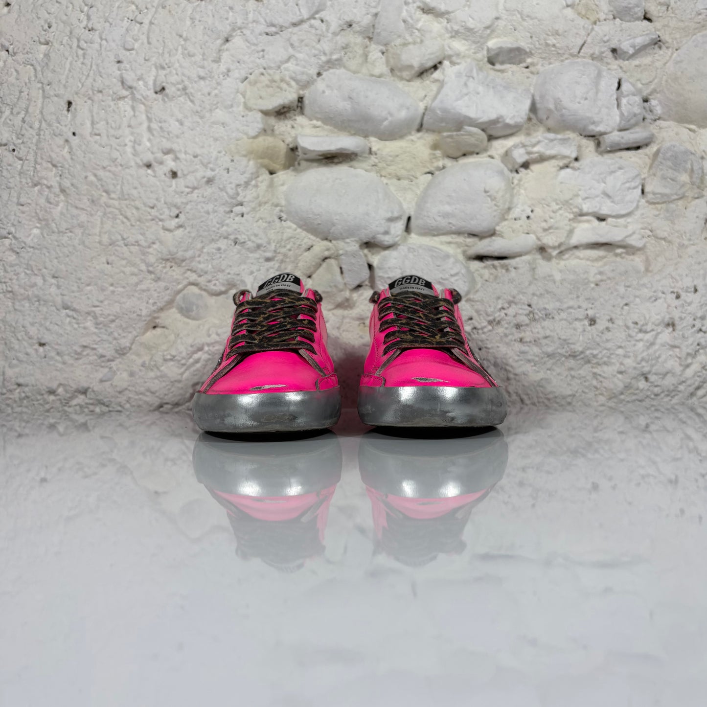 Golden goose Superstar fucsia con stella argento e talloncini neri 39