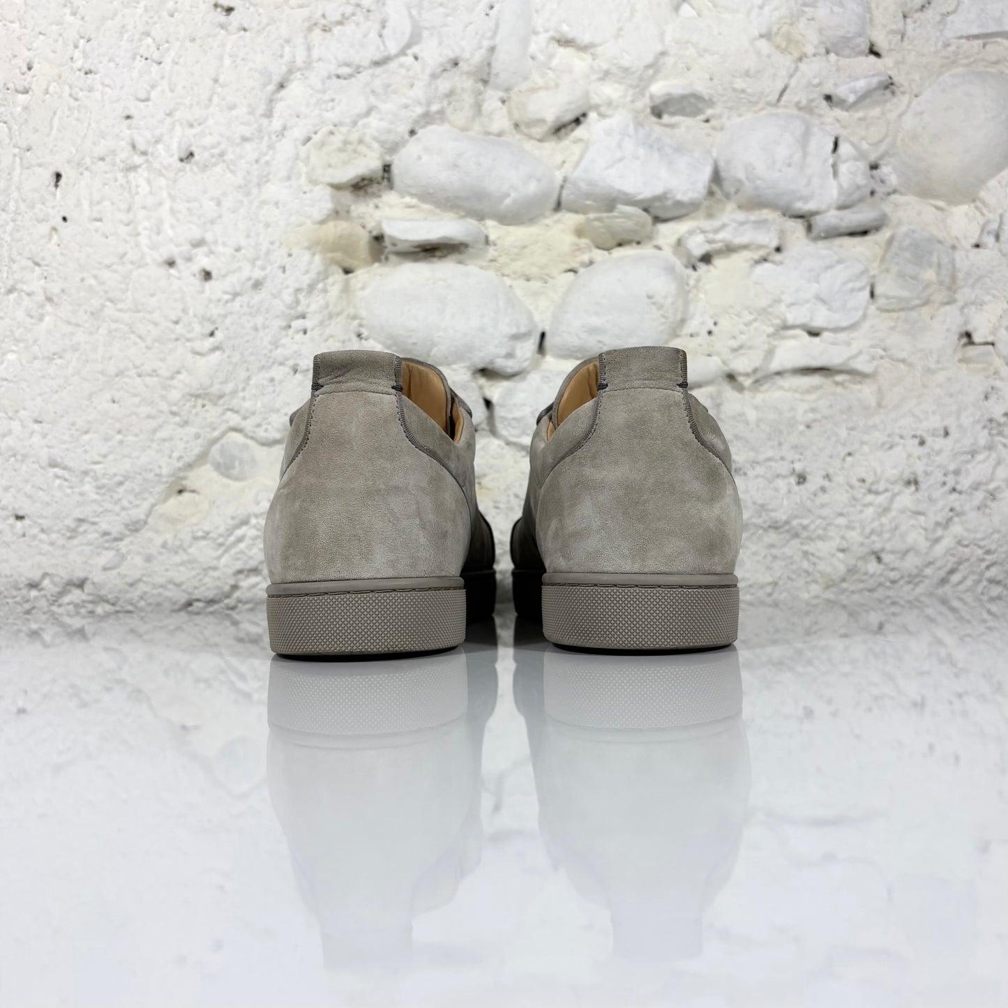 Christian Louboutin Junior Spikes in scamosciato grigio con borchie 43