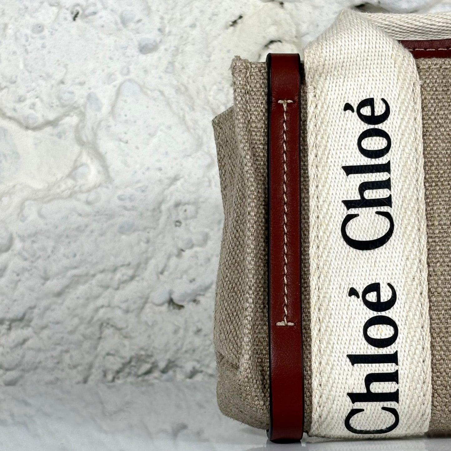 Chloé Mini Tote Woody beige in lino e cotone con manici logati