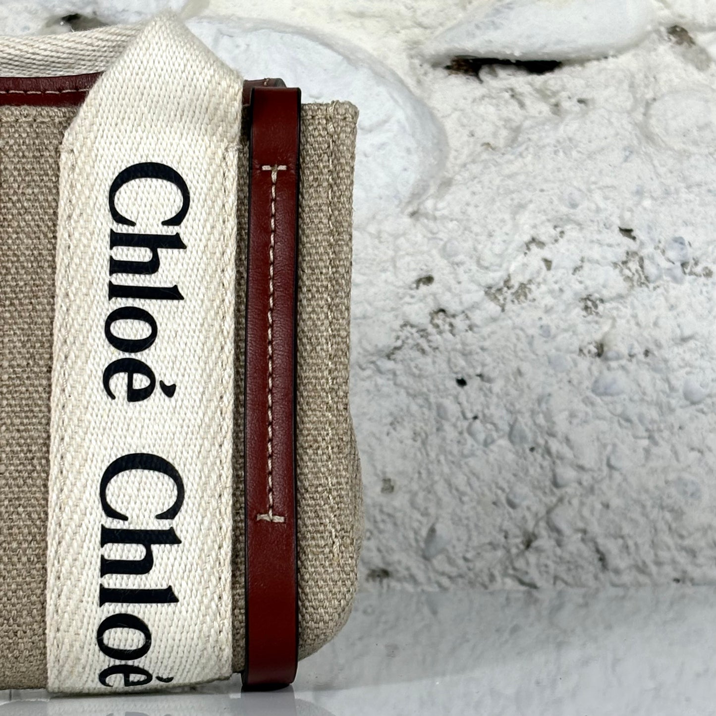 Chloé Mini Tote Woody beige in lino e cotone con manici logati