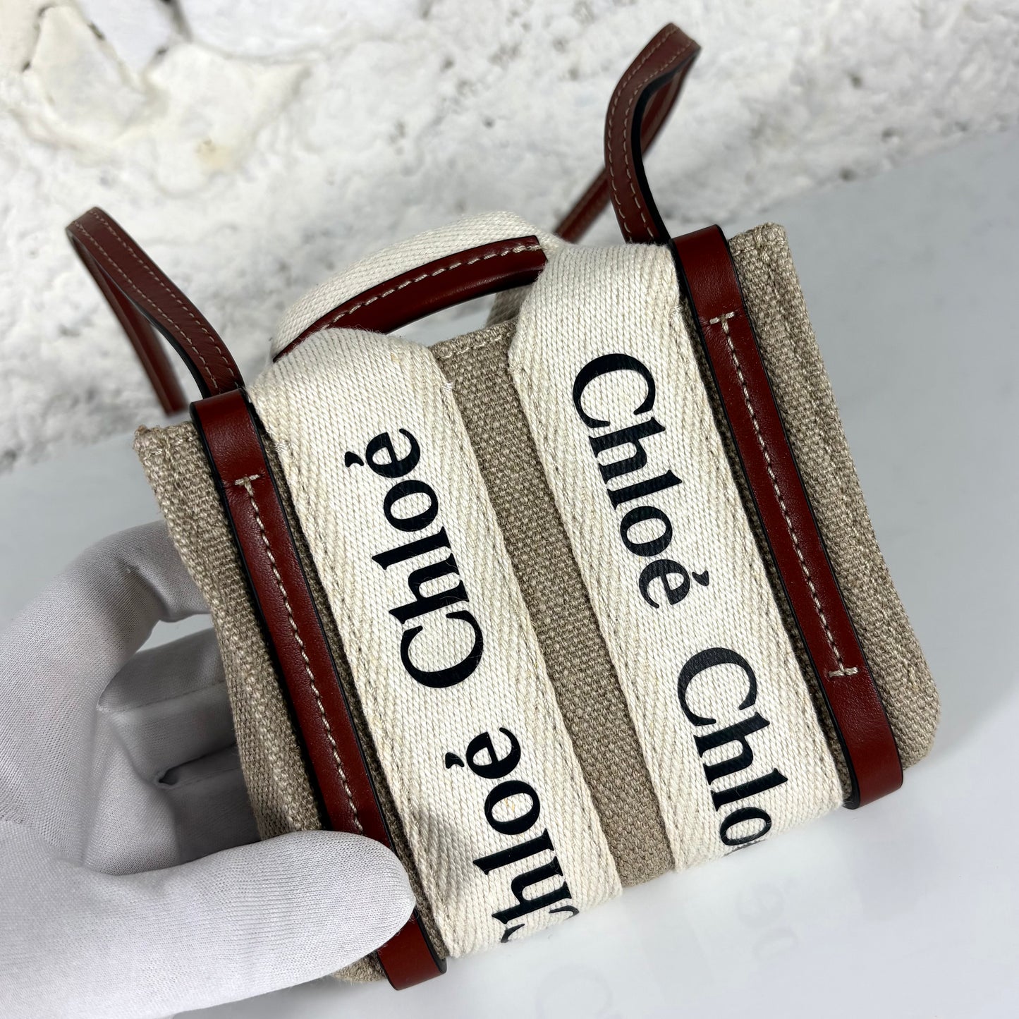 Chloé Mini Tote Woody beige in lino e cotone con manici logati
