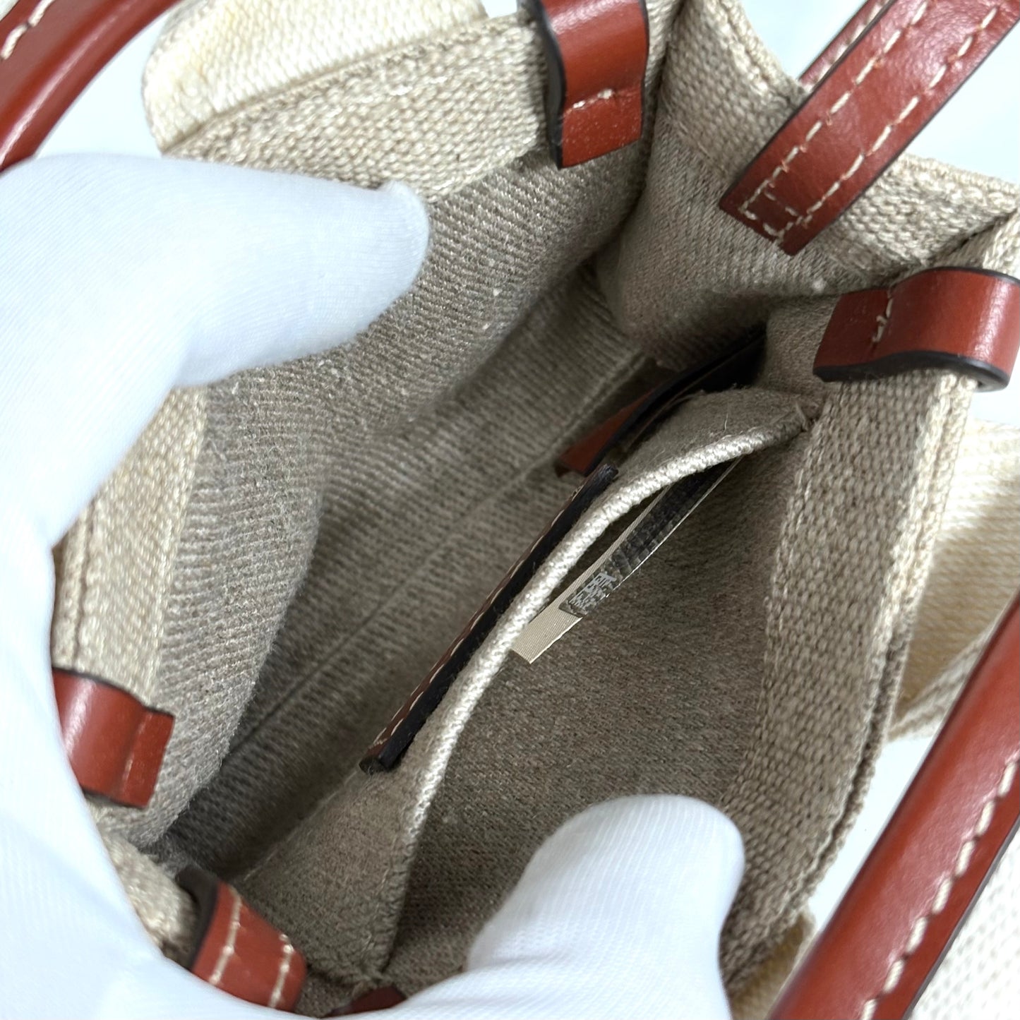 Chloé Mini Tote Woody beige in lino e cotone con manici logati