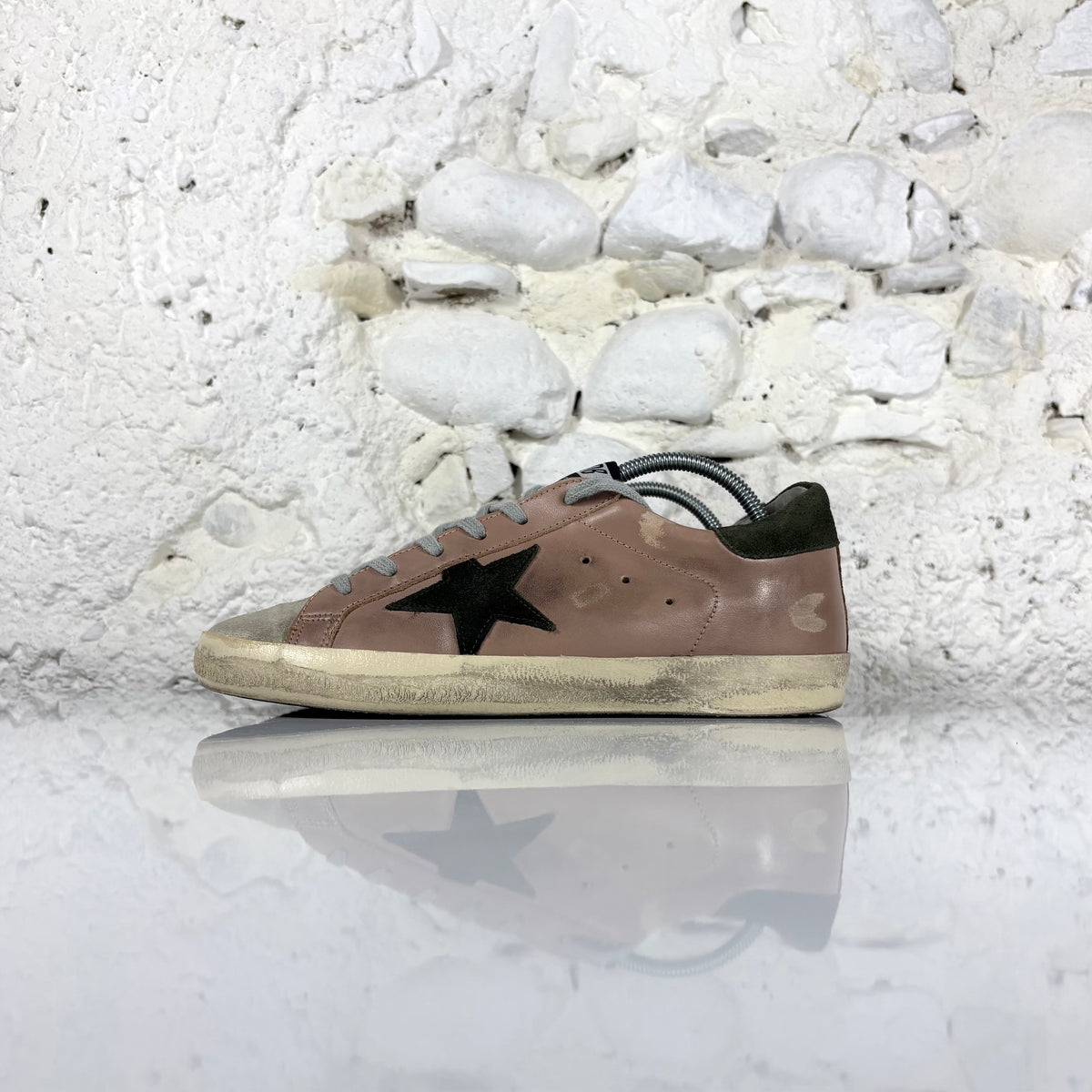 Golden goose Superstar LTD beige con stella e talloncini neri 39