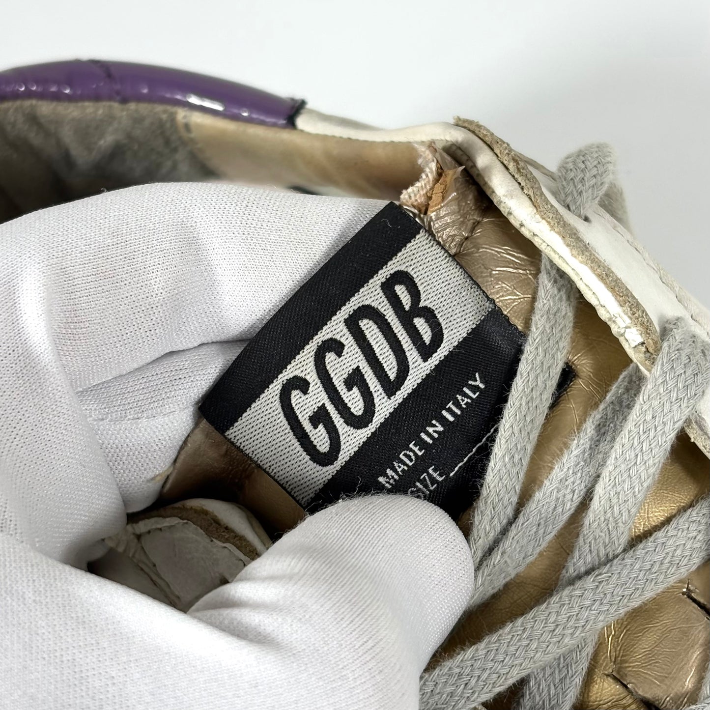 Golden goose Superstar bianche con stella grigia e talloncini viola 40