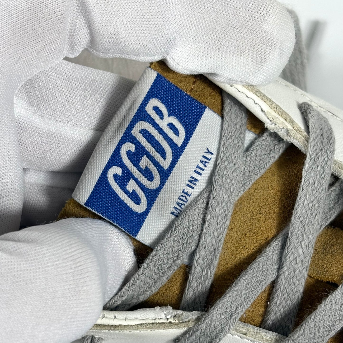 Golden goose Superstar bianche con linguetta marrone chiaro e linea blu sulla fascia della suola 39
