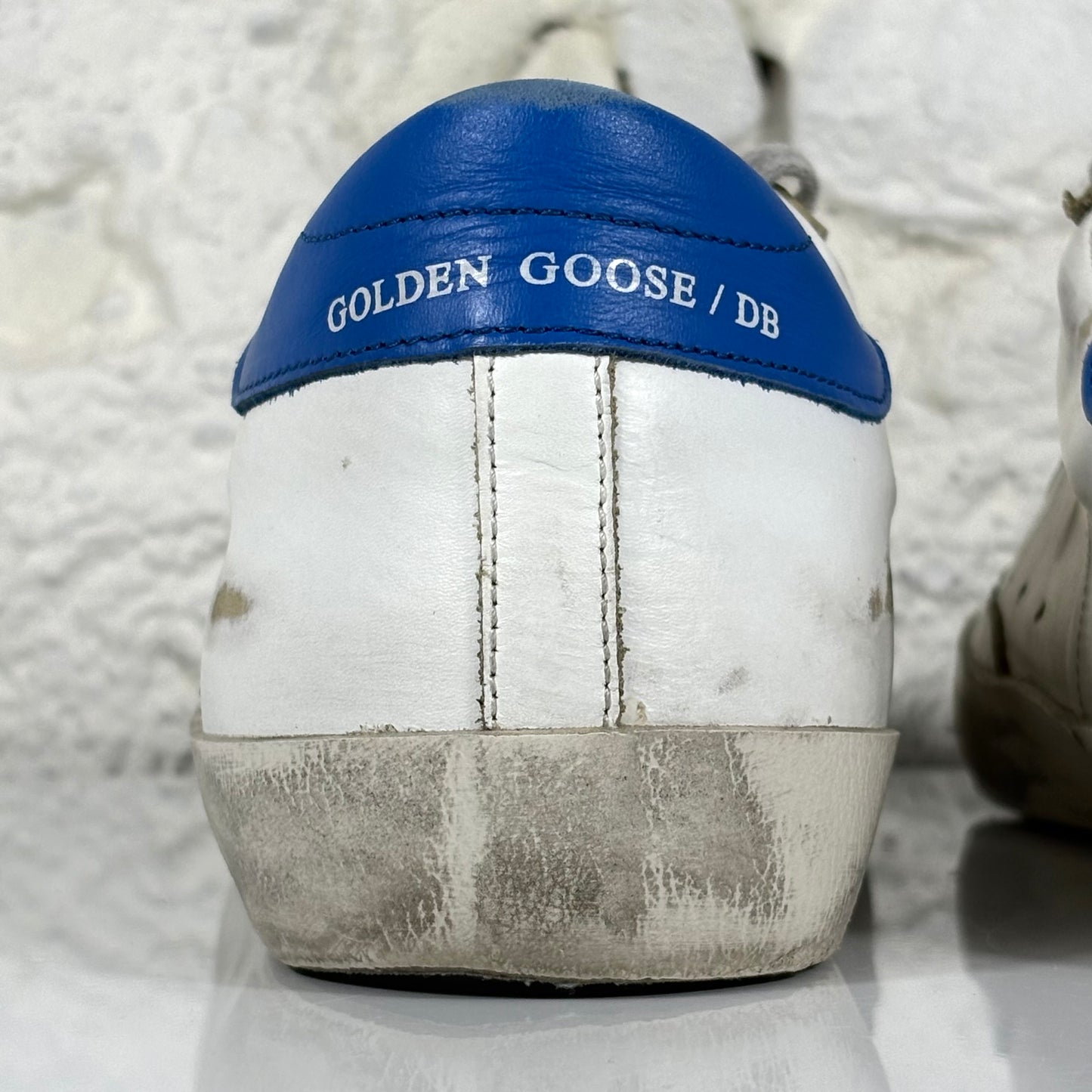 Golden goose Superstar bianche in pelle con linguetta in velluto blu e talloncini blu 41