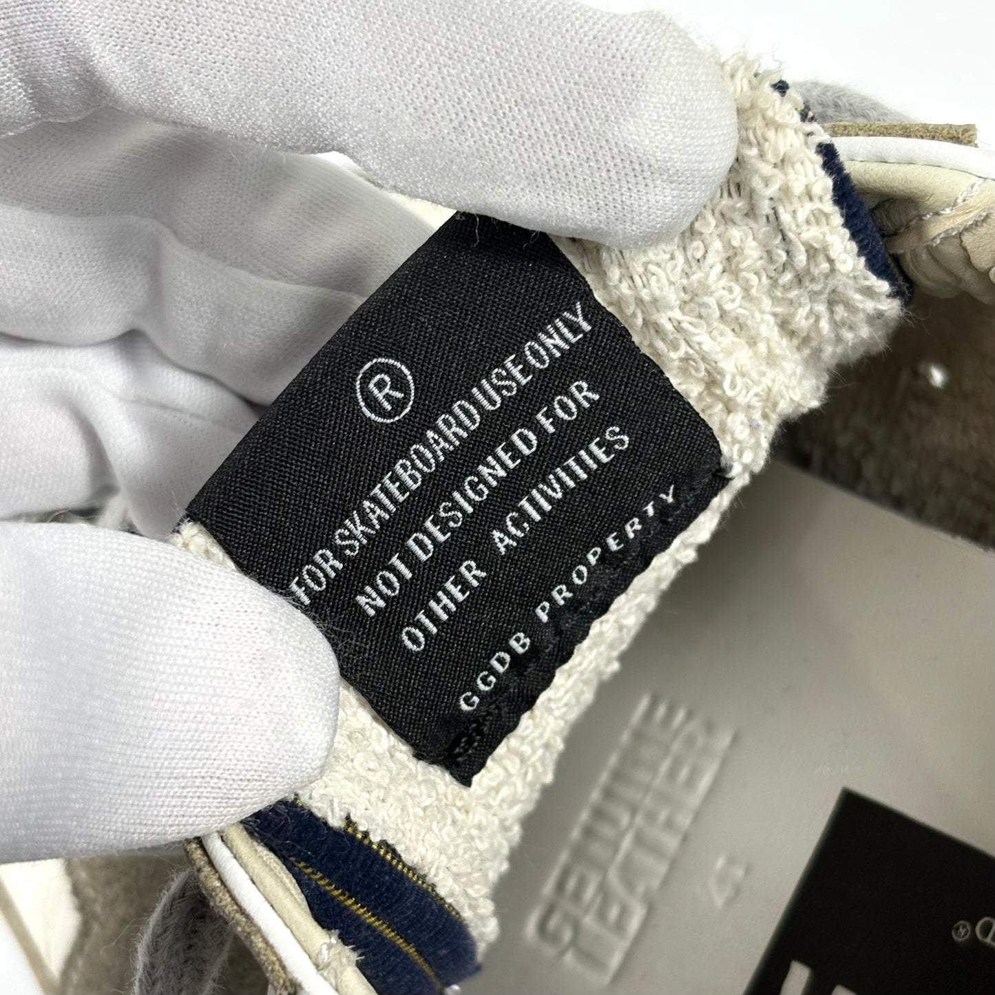 Golden goose Superstar bianche in pelle con linguetta in velluto blu e talloncini blu 41