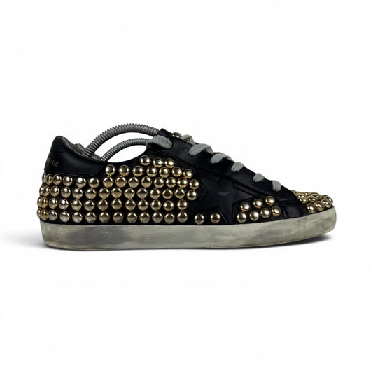 Golden goose Superstar nere con borchie oro 37