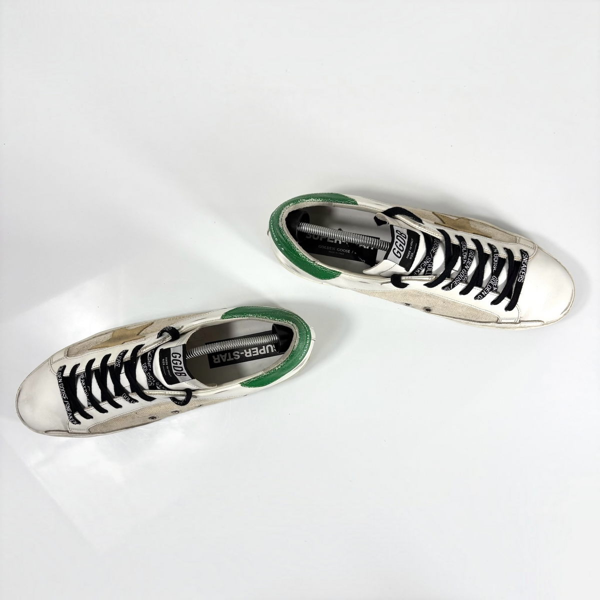 Golden goose Superstar bianche con talloncini verdi e stella beige 46
